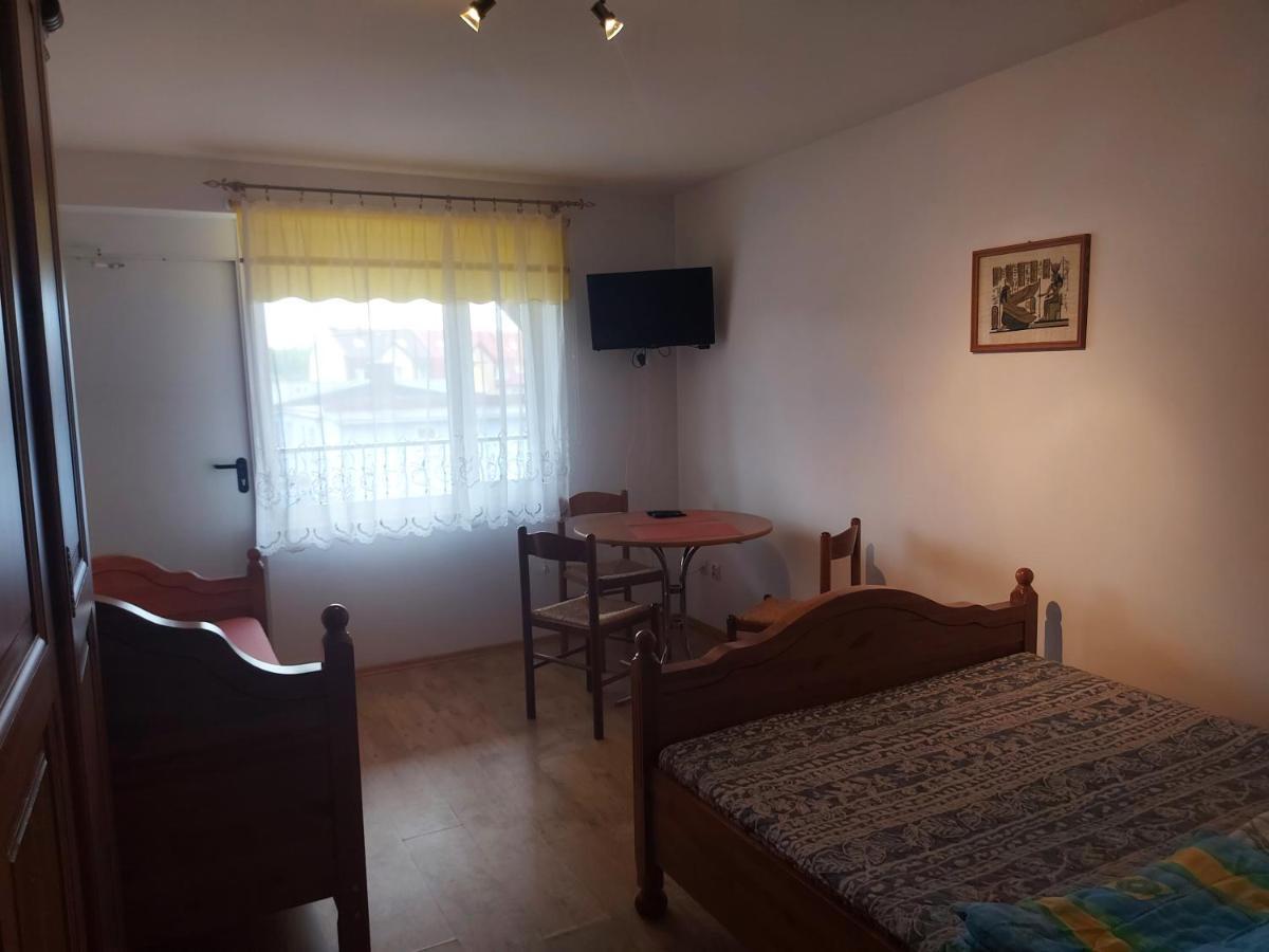 Pokoje Goscinne Tomasz Miedzywodzie Bagian luar foto