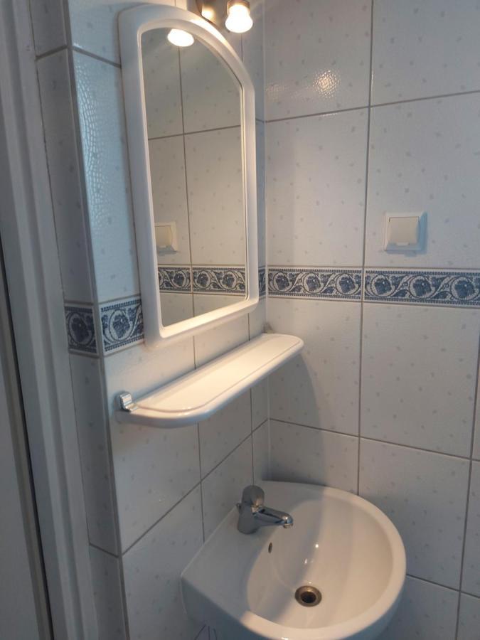 Pokoje Goscinne Tomasz Miedzywodzie Bagian luar foto